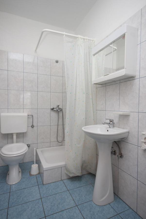 Apartments By The Sea Kustici, Pag - 6355 Екстериор снимка